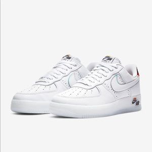 NIKE AIR FORCE 1 BETRUE NWT